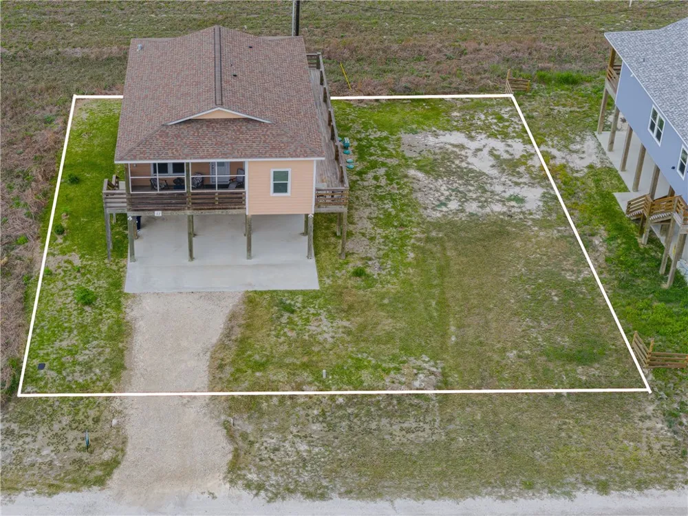 11 Bayview Loop Rockport, TX 78382
