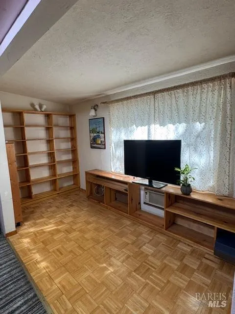 917 Saracen Road Santa Rosa, CA 95401