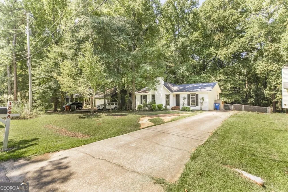 1345 Lancelot LN Macon, GA 31220