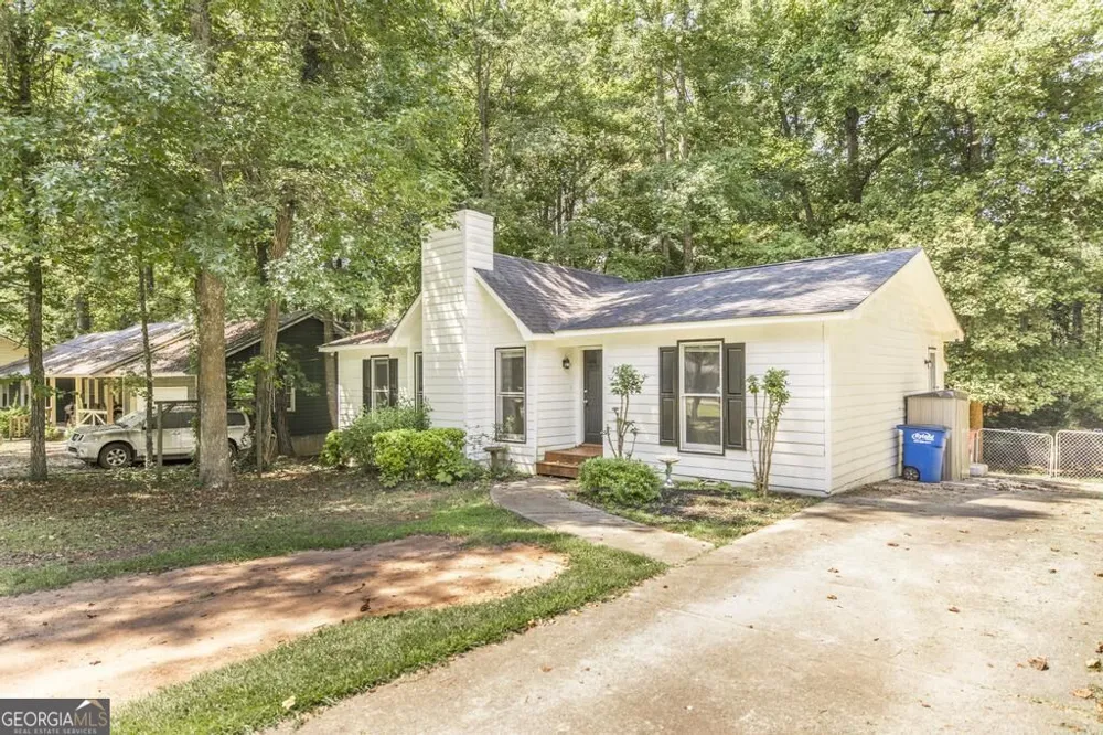 1345 Lancelot LN Macon, GA 31220