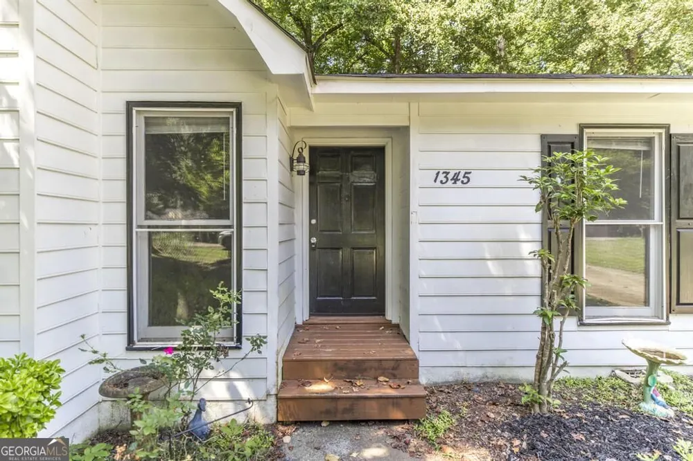 1345 Lancelot LN Macon, GA 31220