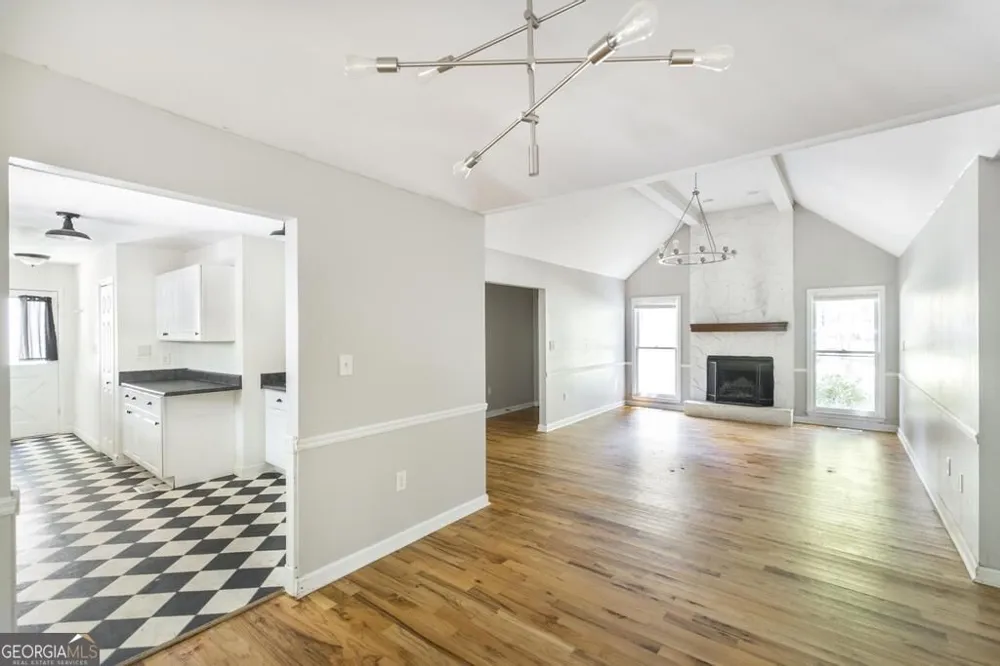 1345 Lancelot LN Macon, GA 31220