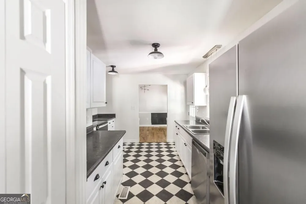 1345 Lancelot LN Macon, GA 31220