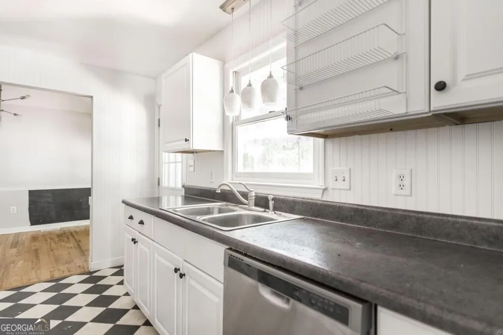 1345 Lancelot LN Macon, GA 31220
