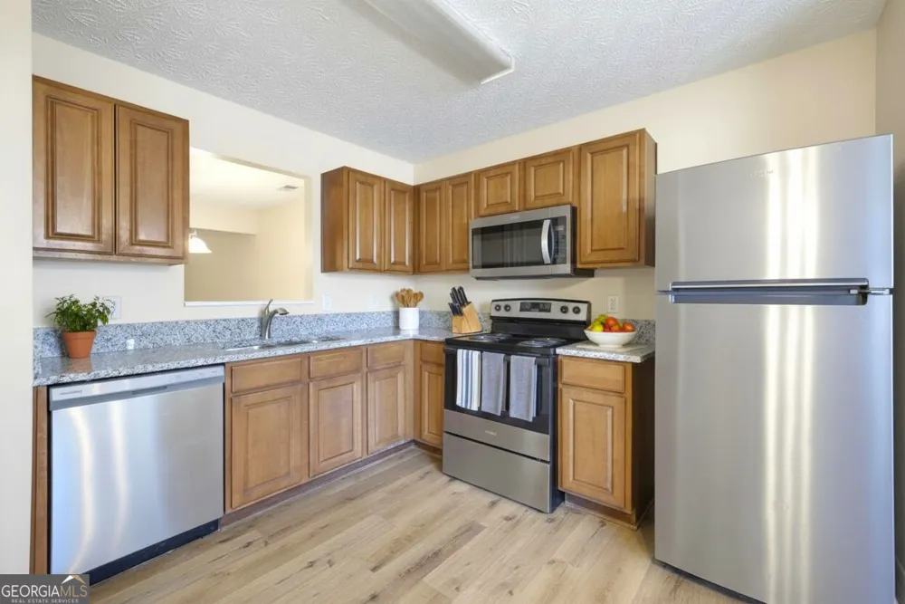1934 Grove WAY Hampton, GA 30228