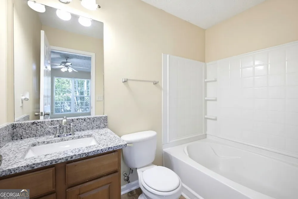 1934 Grove WAY Hampton, GA 30228
