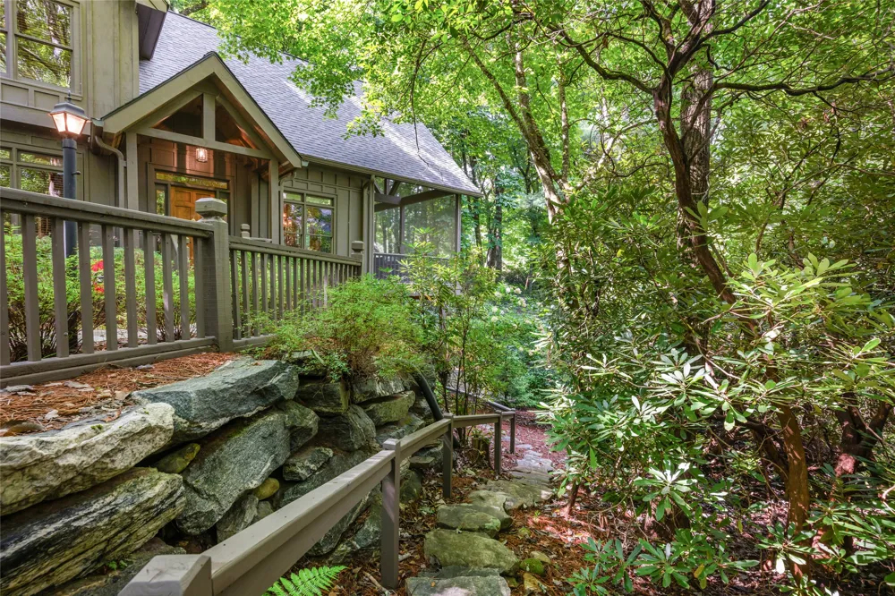 575 Seminole Way Lake Toxaway, NC 28747