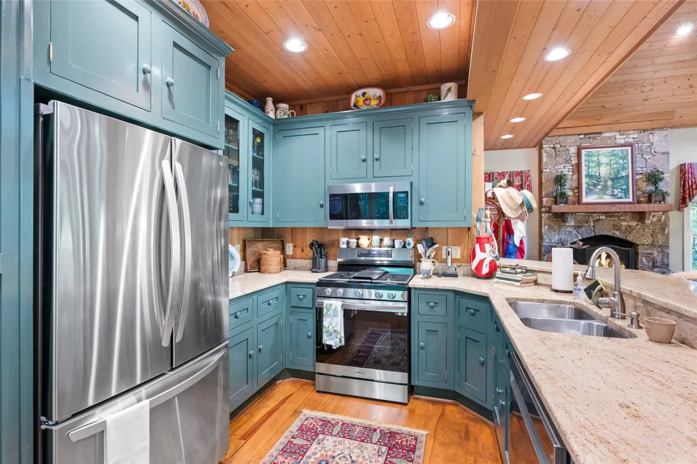 575 Seminole Way Lake Toxaway, NC 28747