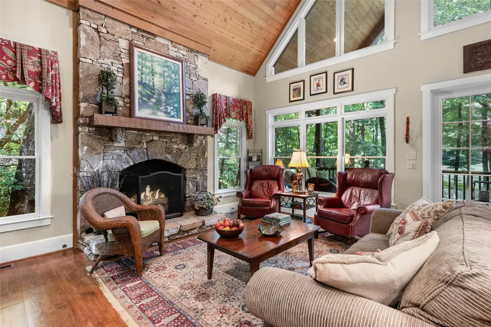 575 Seminole Way Lake Toxaway, NC 28747