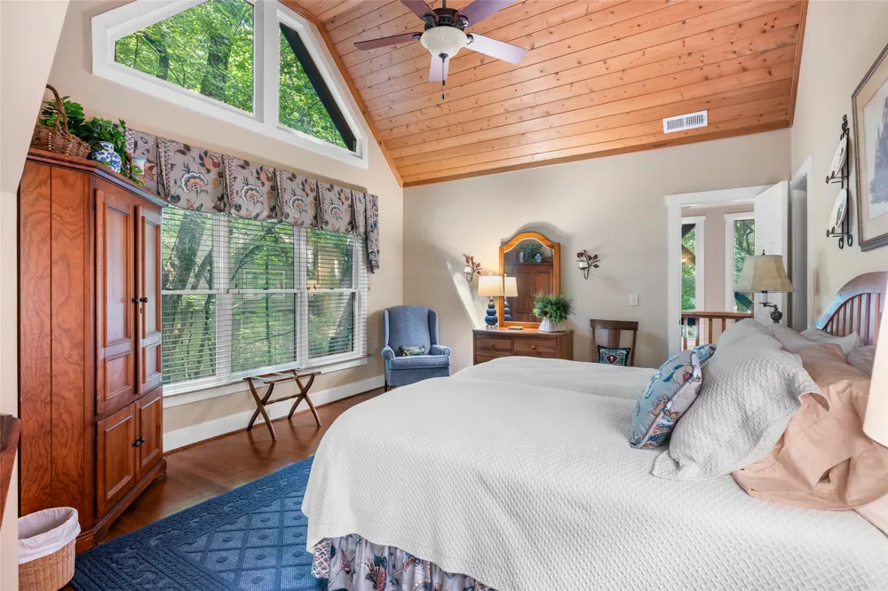 575 Seminole Way Lake Toxaway, NC 28747