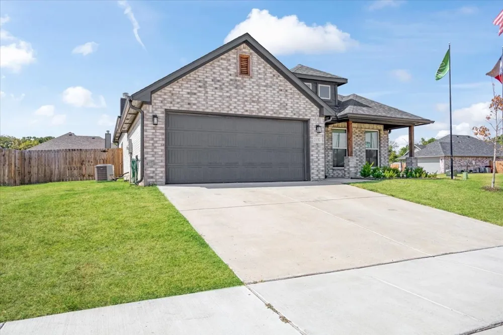 2132 Gabriel Drive Sherman, TX 75092