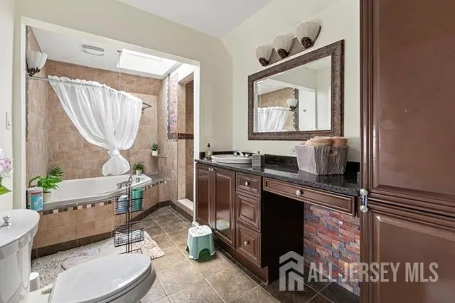 26 Dane Street Sayreville, NJ 08872