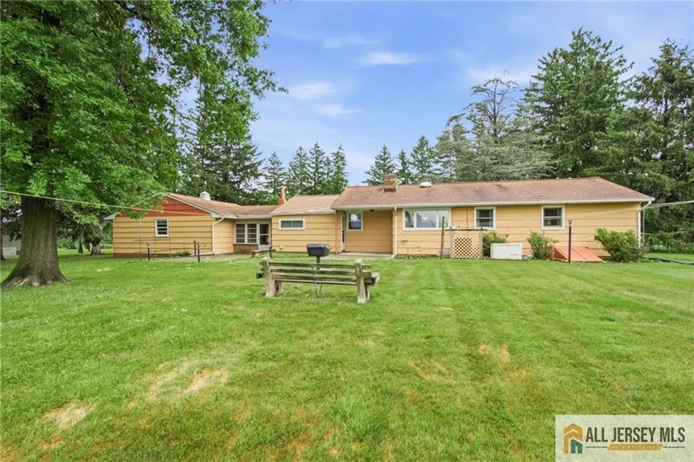 44 Burnt Hill Road Montgomery, NJ 08558