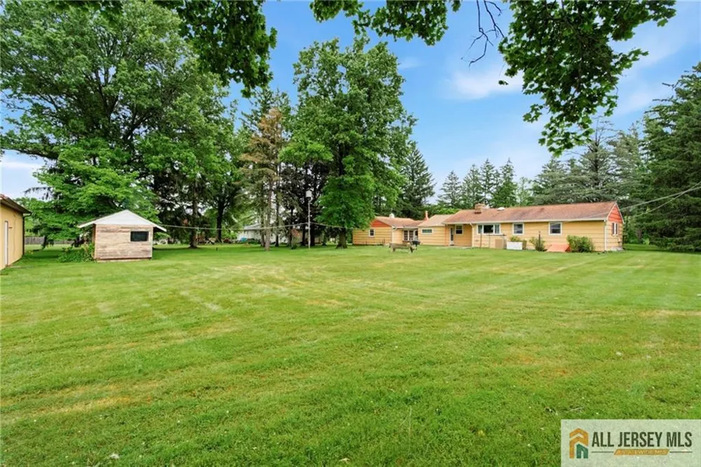 44 Burnt Hill Road Montgomery, NJ 08558