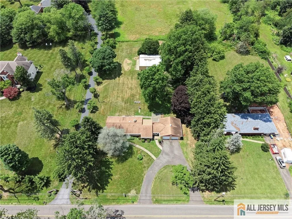 44 Burnt Hill Road Montgomery, NJ 08558