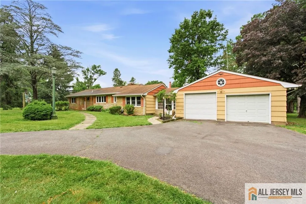 44 Burnt Hill Road Montgomery, NJ 08558
