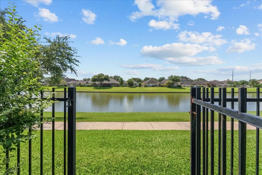 3109 Summerstorm Lane League City, TX 77573