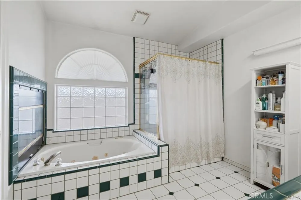 12035 Barbet Phelan, CA 92371