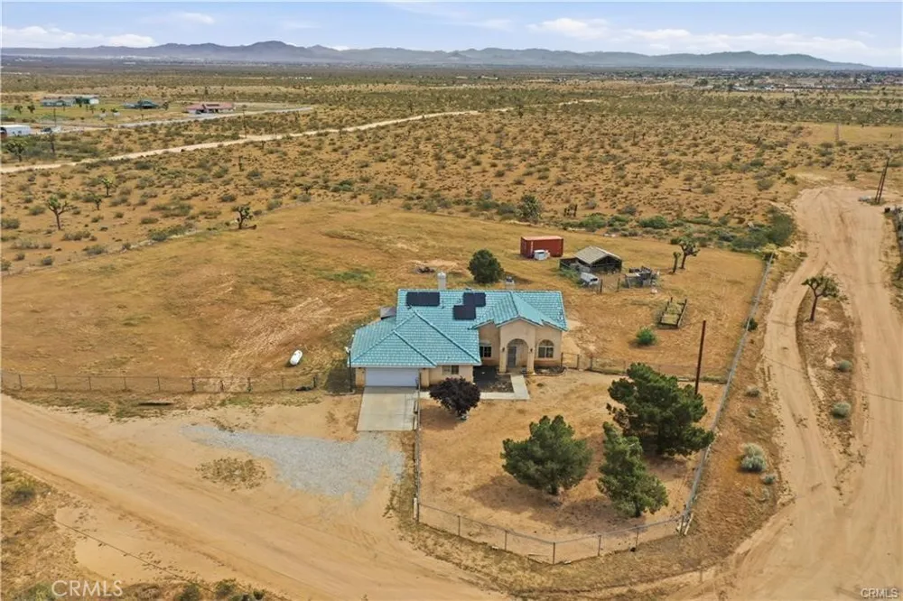 12035 Barbet Phelan, CA 92371