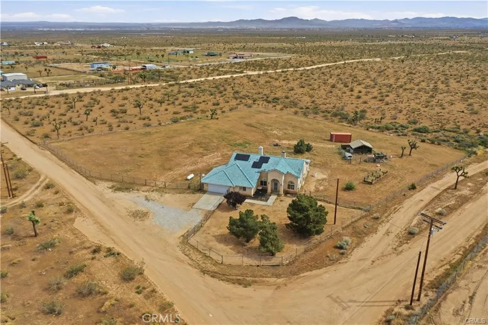 12035 Barbet Phelan, CA 92371