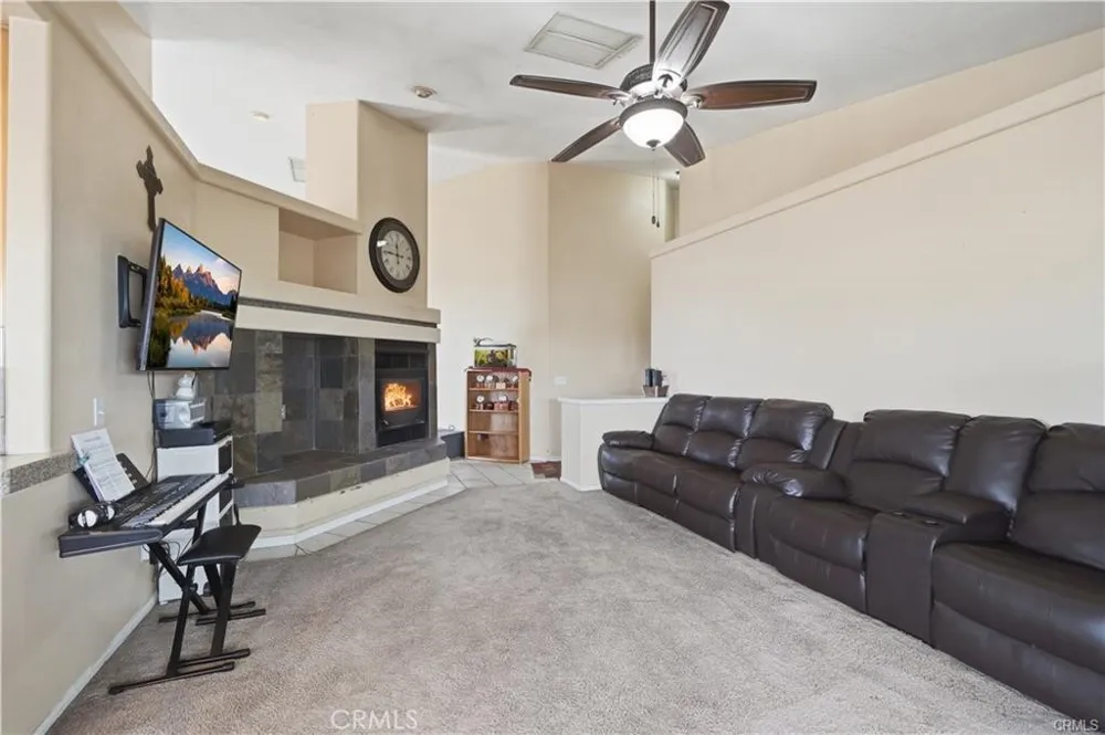 12035 Barbet Phelan, CA 92371