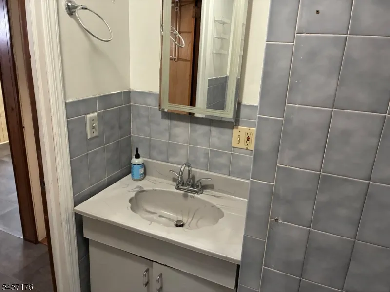 46 Lake St Belleville, NJ 07109