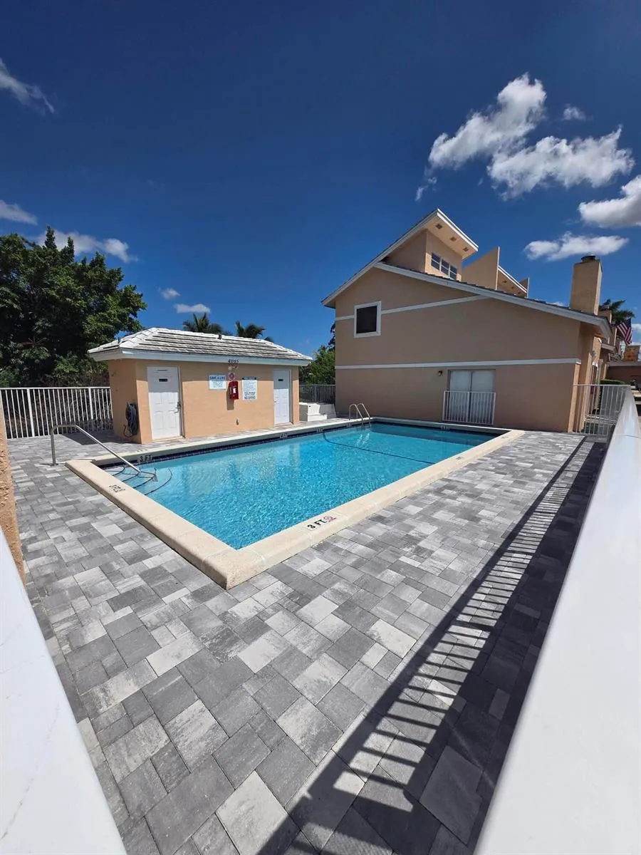 4083 CORAL SPRINGS DRIVE Coral Springs, FL 33065