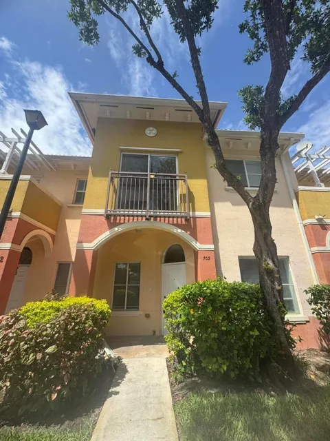 703 SANTA CATALINA CIRCLE #703
