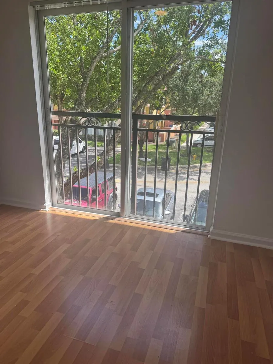 703 SANTA CATALINA CIRCLE #703 North Lauderdale, FL 33068