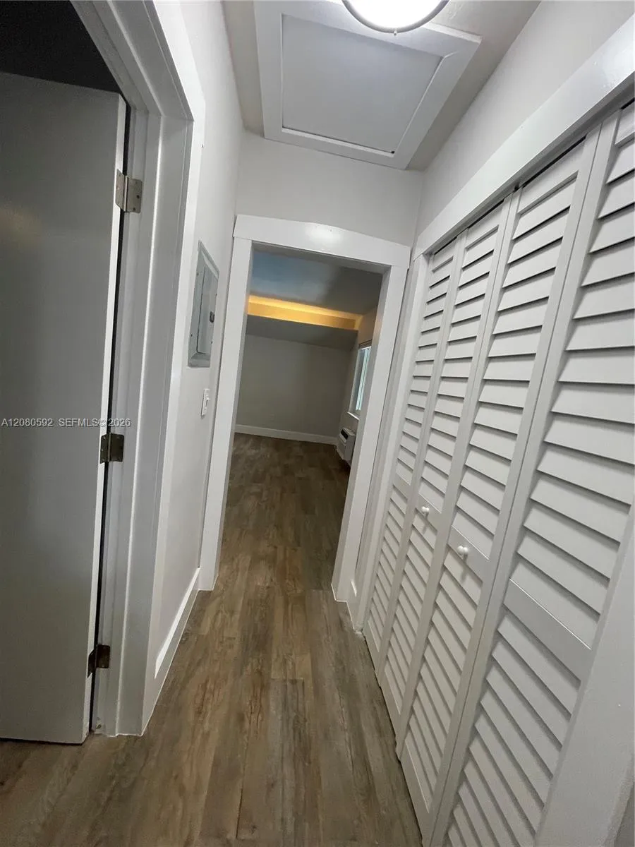 125 Edgewater Dr #12A Coral Gables, FL 33133