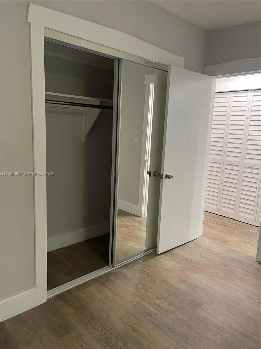 125 Edgewater Dr #12A Coral Gables, FL 33133