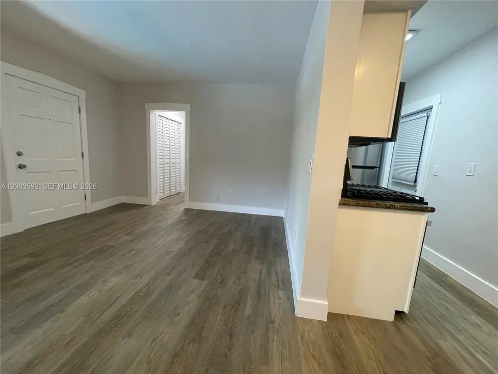 125 Edgewater Dr #12A Coral Gables, FL 33133