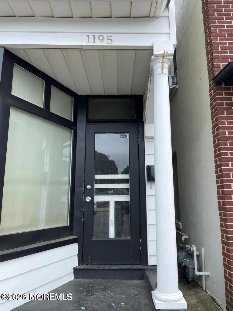 1195 Lincoln Square Long Branch, NJ 07740
