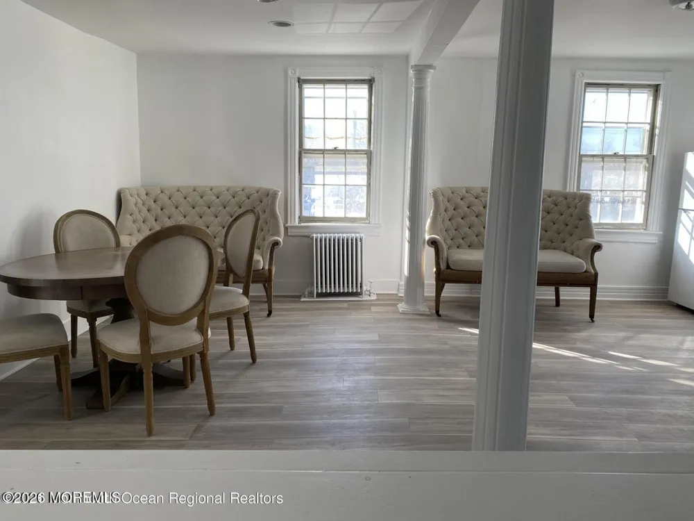 1195 Lincoln Square Long Branch, NJ 07740
