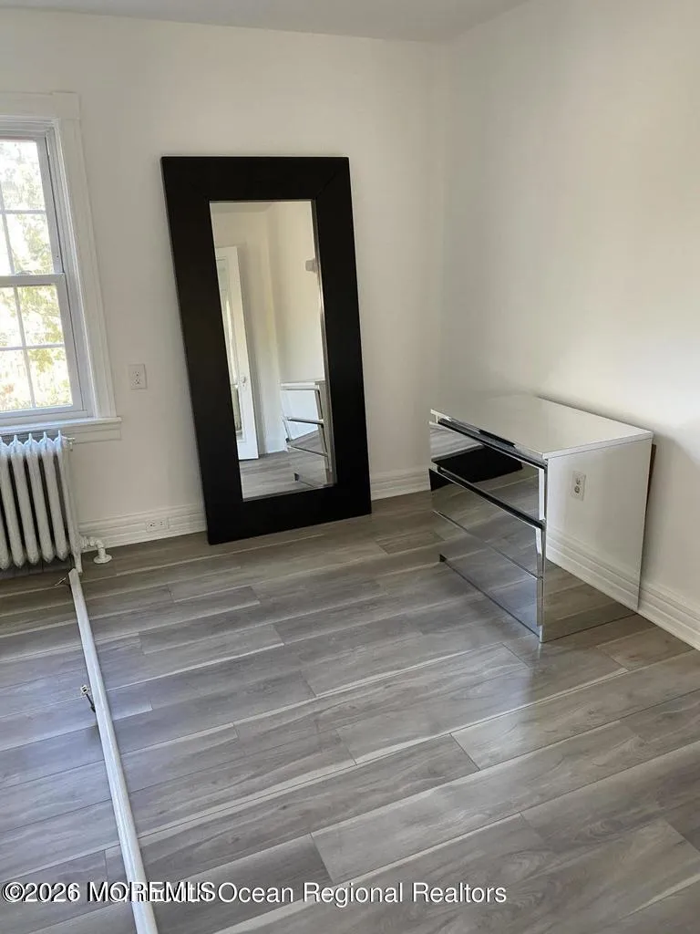 1195 Lincoln Square Long Branch, NJ 07740