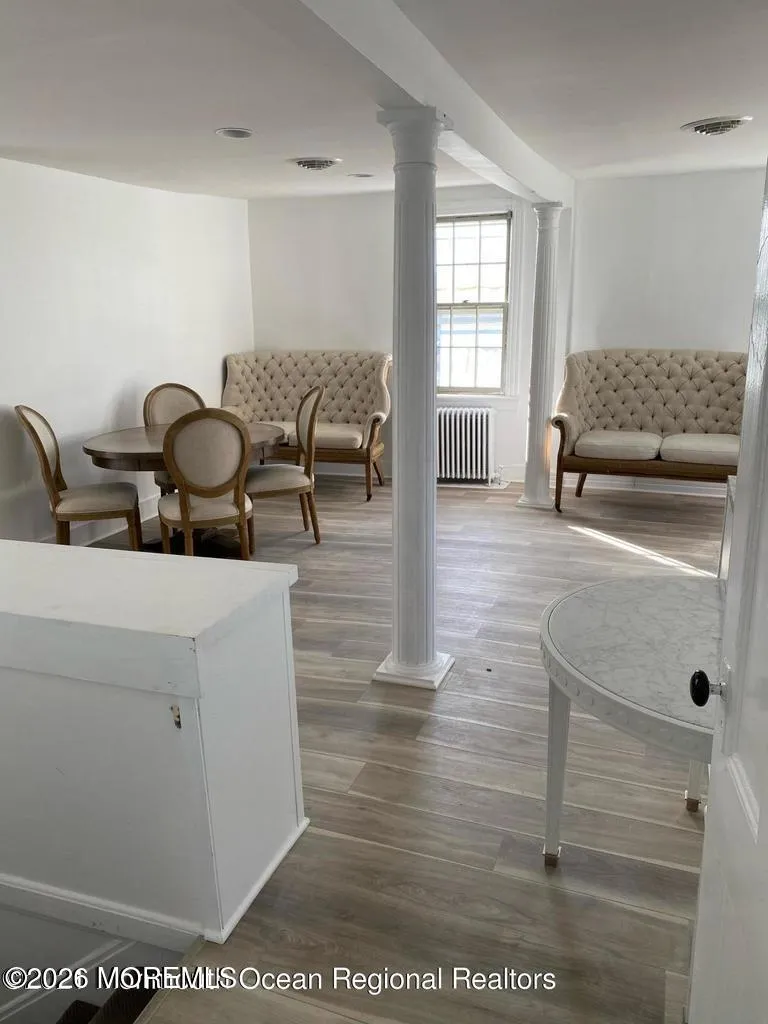 1195 Lincoln Square Long Branch, NJ 07740