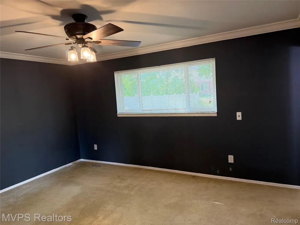 5043 Blair Drive Troy City, MI 48085
