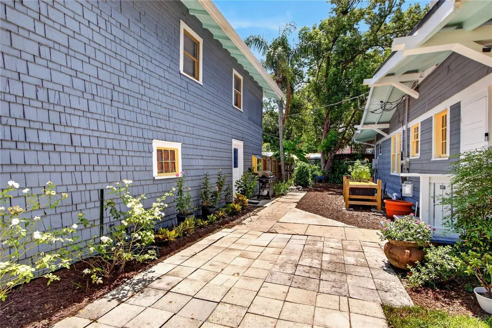 1201 MAGNOLIA AVENUE Sanford, FL 32771