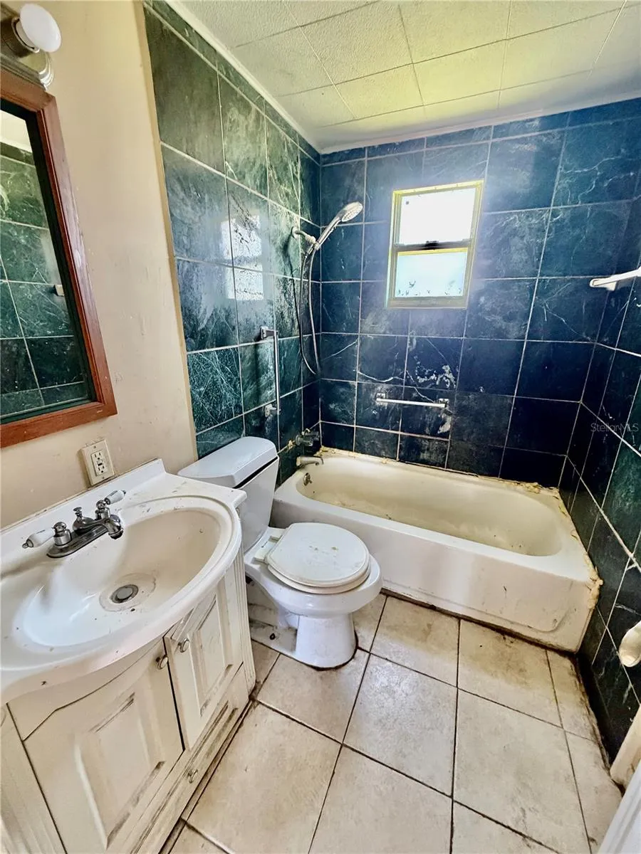 2118 1ST AVENUE E Palmetto, FL 34221