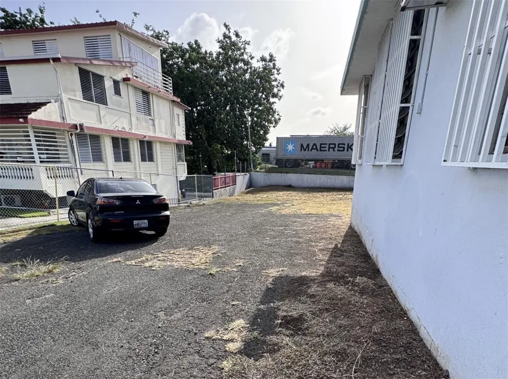 2 ESTEBAN QUINTANA STREET Guaynabo, PR 00966