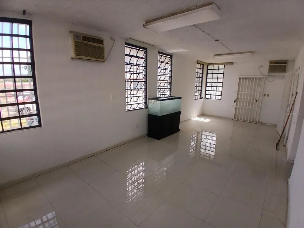 2 ESTEBAN QUINTANA STREET Guaynabo, PR 00966