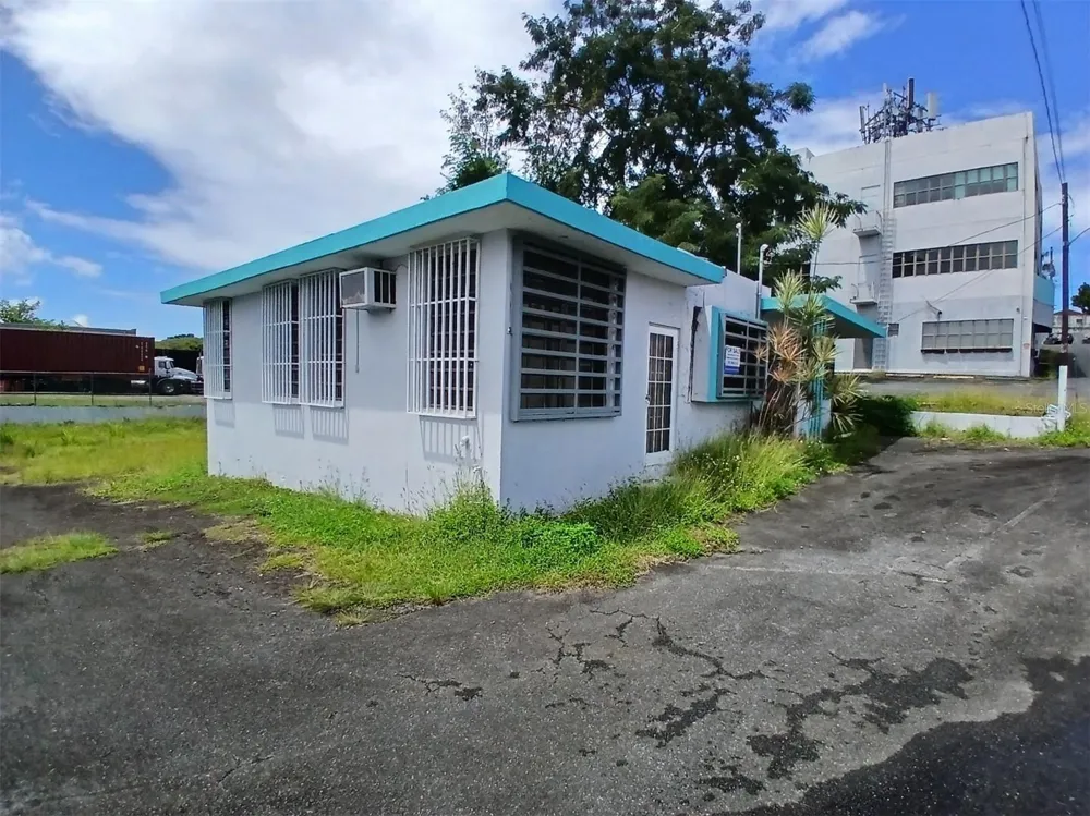 2 ESTEBAN QUINTANA STREET Guaynabo, PR 00966