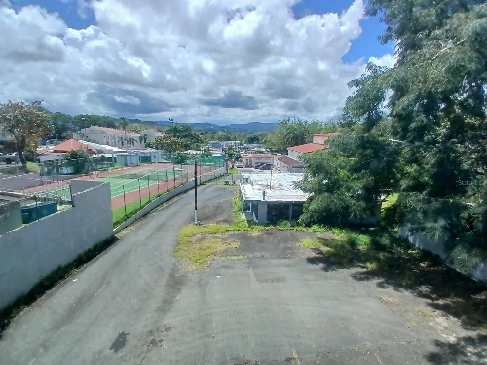 2 ESTEBAN QUINTANA STREET Guaynabo, PR 00966