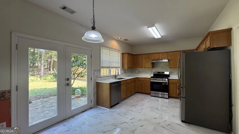 125 Friars Head DR Suwanee, GA 30024