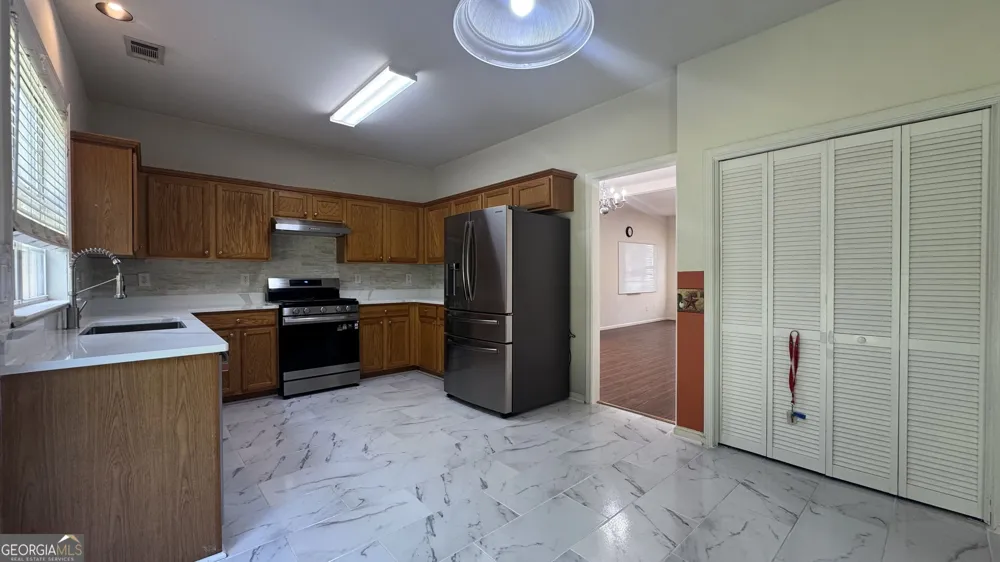 125 Friars Head DR Suwanee, GA 30024