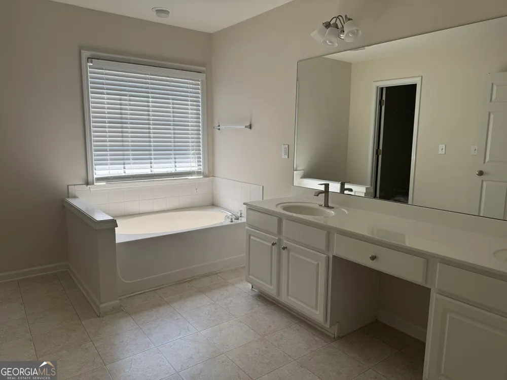 125 Friars Head DR Suwanee, GA 30024