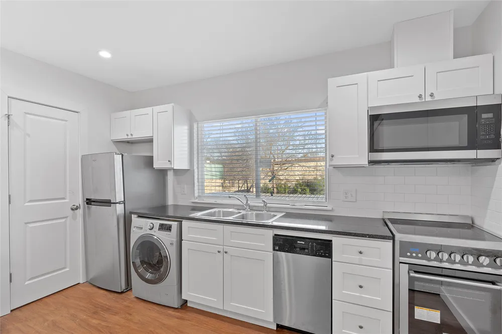 306 E 30th Street #210 Austin, TX 78705