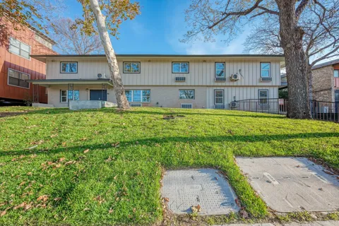 306 E 30th Street #210