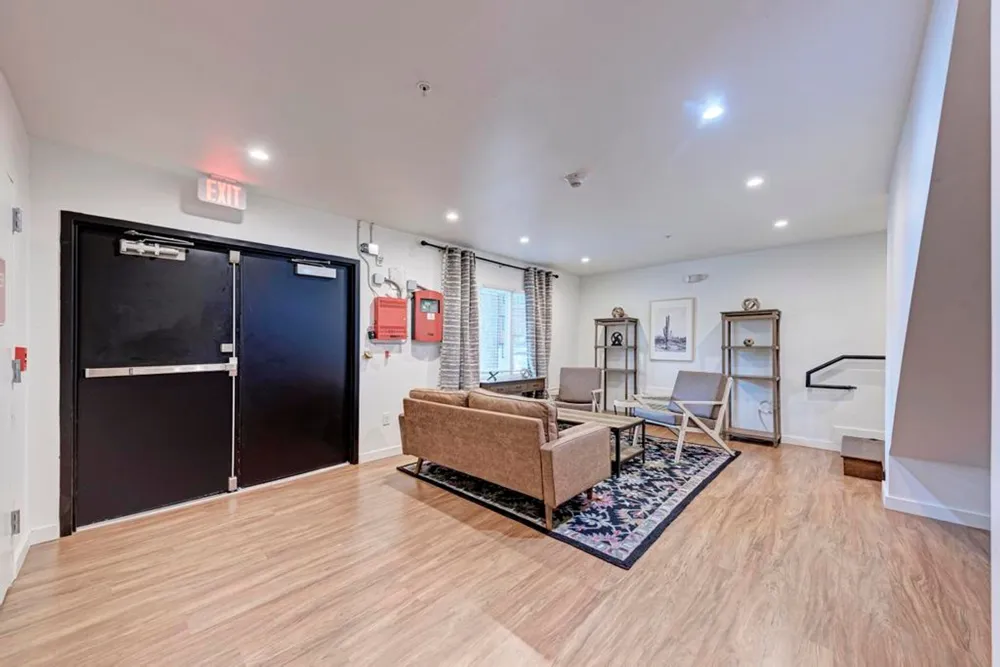 306 E 30th Street #210 Austin, TX 78705