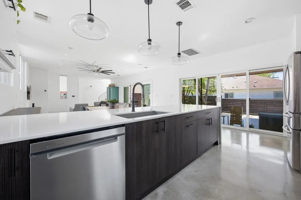 1606 Salina Street Austin, TX 78702